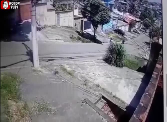 Video :How is this person still alive